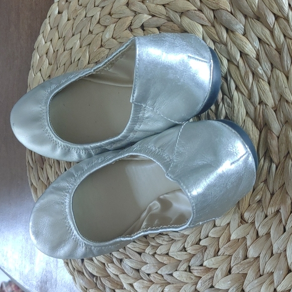 Silver Vince Camuto flats - Picture 2 of 5